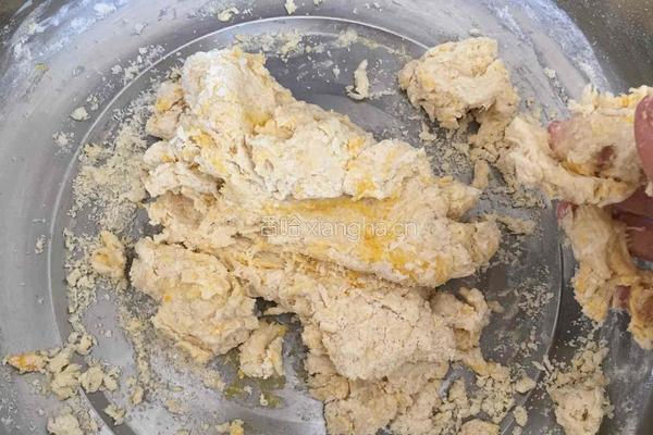 豆沙面包的做法图解2