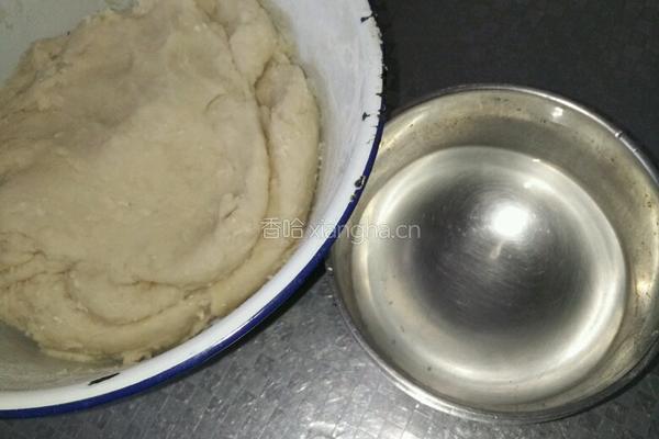 葱油饼的做法图解2