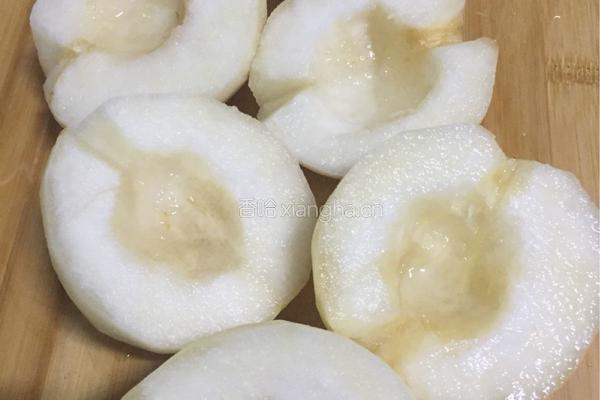 红酒雪梨的做法图解2