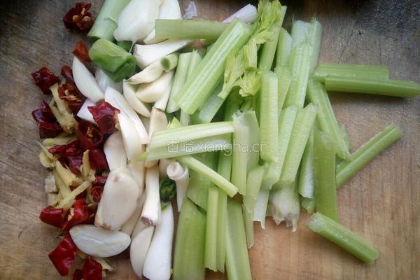 炒腊肉的做法图解3
