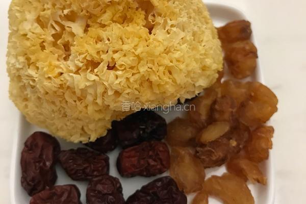 豆浆机版的银耳红枣桂圆糊的做法图解1