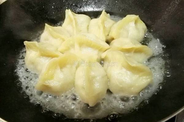火腿肠抱蛋煎饺的做法图解5