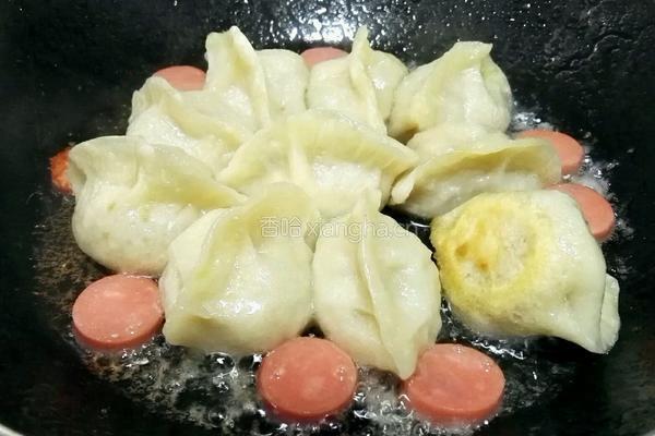 火腿肠抱蛋煎饺的做法图解6