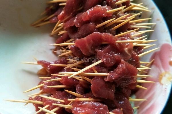 牙签牛肉的做法图解2
