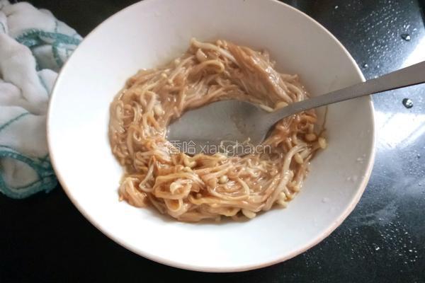 酱油炒金针菇的做法图解7