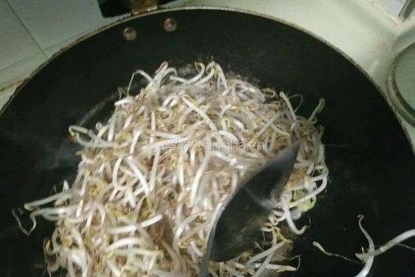 爆炒豆芽的做法图解4