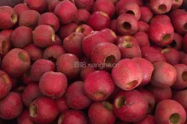 冰糖山楂罐头的做法图解3
