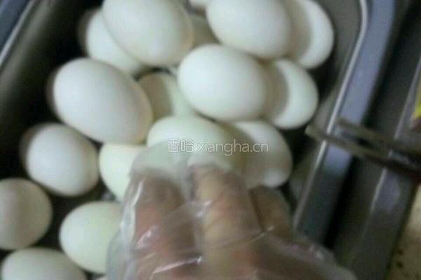 咸鸭蛋的做法图解1