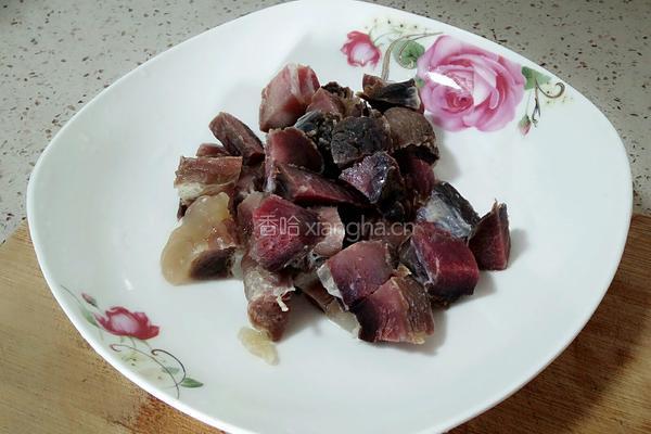 腊肉焖饭的做法图解1