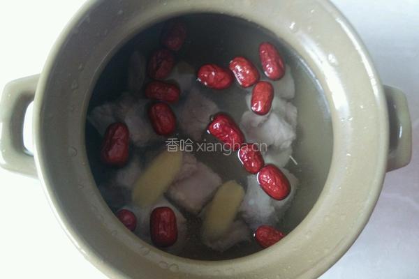 蘑菇红枣排骨汤的做法图解6