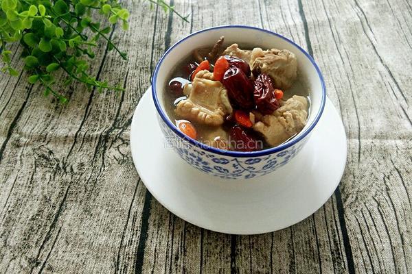 蘑菇红枣排骨汤的做法图解10