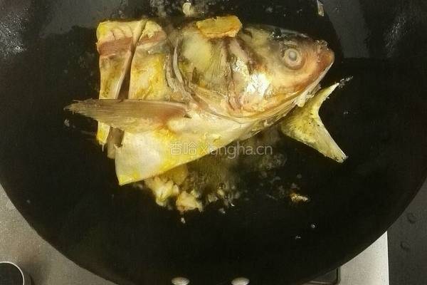 鱼头豆腐汤的做法图解4