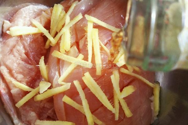 香煎鸡胸肉的做法图解3