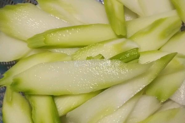 炒笋菜的做法图解1