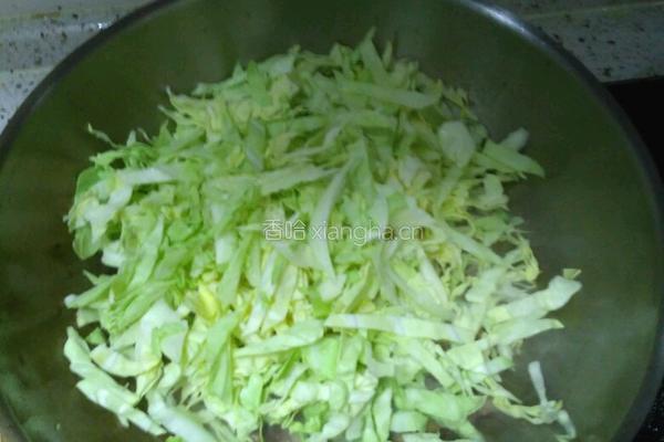 甘蓝炒肉的做法图解4