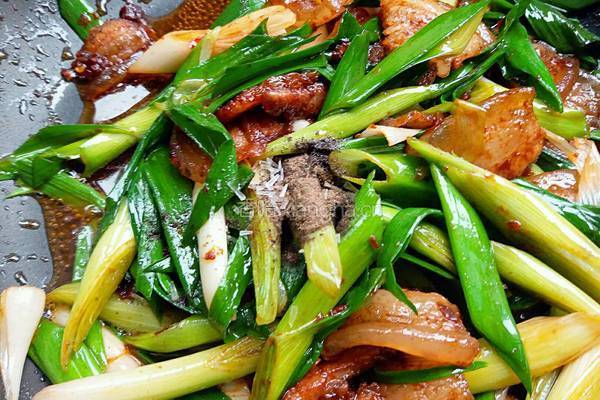 香蒜回锅肉的做法图解10