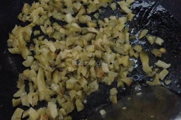 榨菜煎蛋的做法图解3