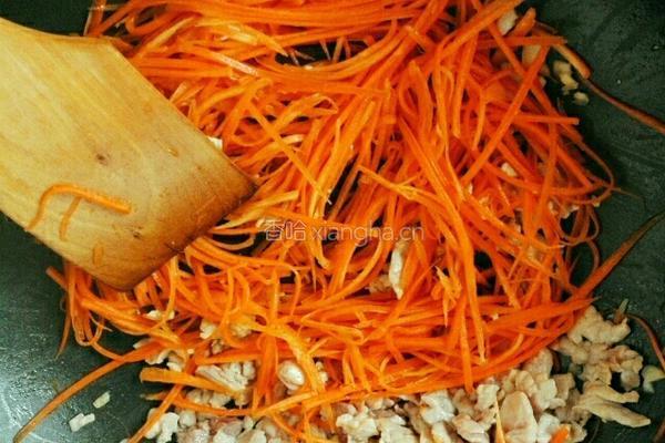 胡萝卜榨菜木耳丝炒肉的做法图解4