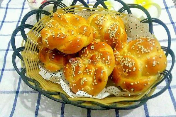 牛奶花型小面包