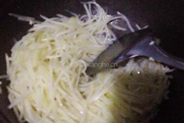 鸡蛋土豆丝炒饭的做法图解4