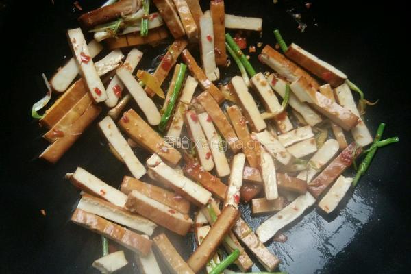 蒜苗炒香干的做法图解5