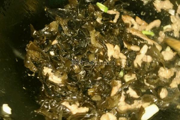 青菜木耳炒肉的做法图解8