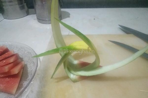 水果拼盘的做法图解3
