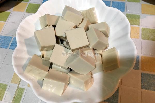 黄豆酱肉末烧豆腐的做法图解1