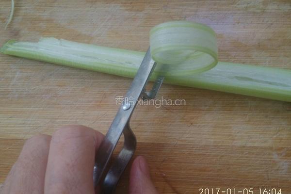 果酱西芹的做法图解3