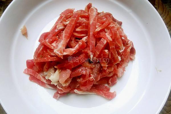 莴笋炒肉丝的做法图解1