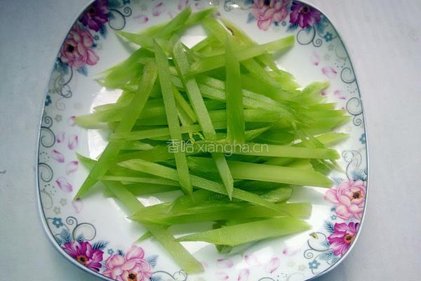 莴笋炒肉丝的做法图解2