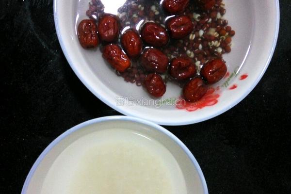 薏米红豆浆的做法图解3