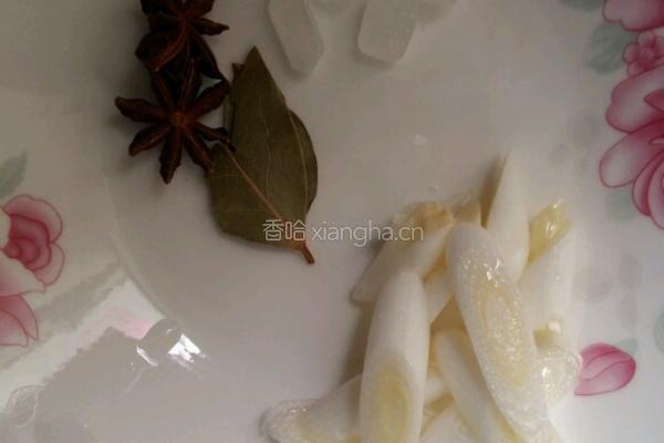 茭白红烧肉的做法图解2