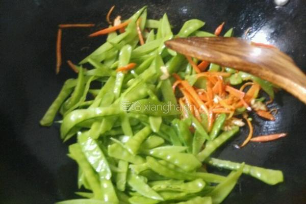 红萝卜炒河南豆的做法图解5