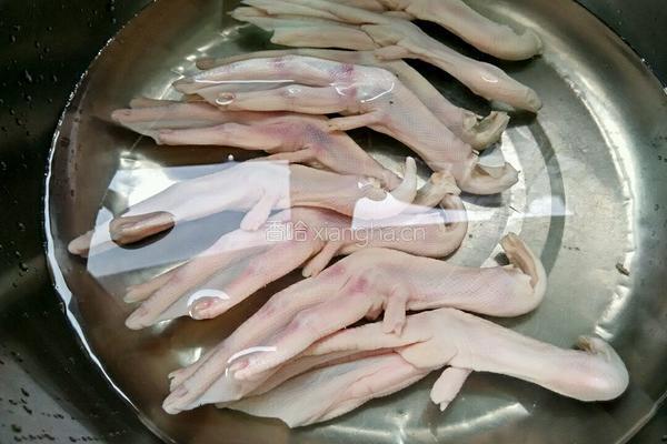 香卤鸭掌的做法图解2