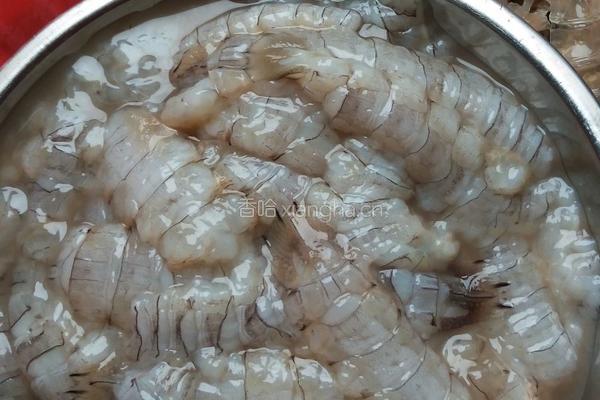 皮皮虾炒蛋的做法图解1
