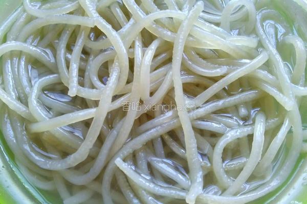 肉沫炒粉条的做法图解1