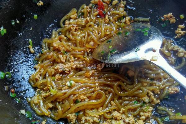 肉沫炒粉条的做法图解8