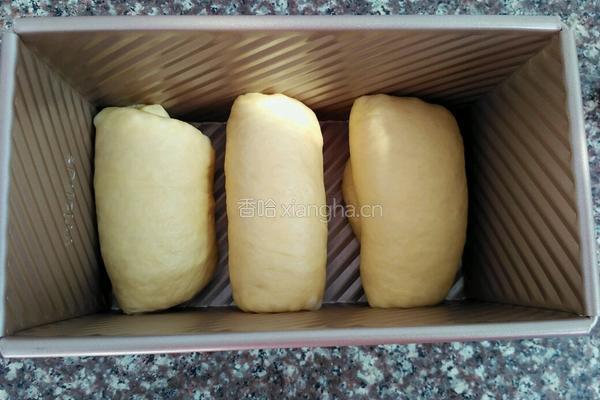 牛奶土司的做法图解11
