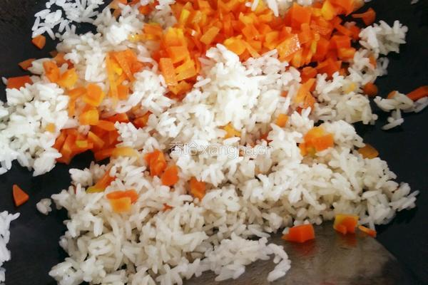 葱油胡萝卜炒饭的做法图解11