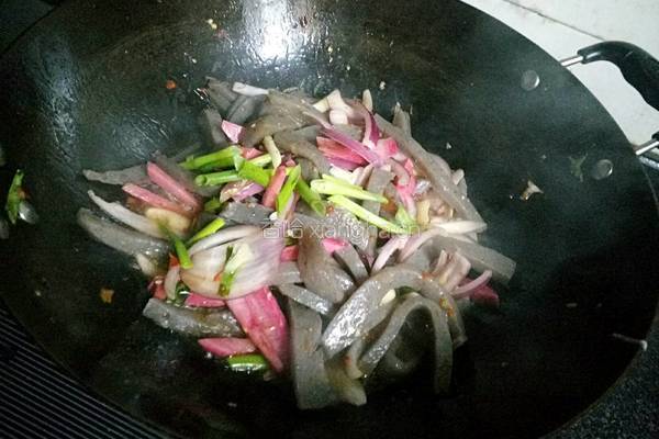 泡菜炒魔芋的做法图解6