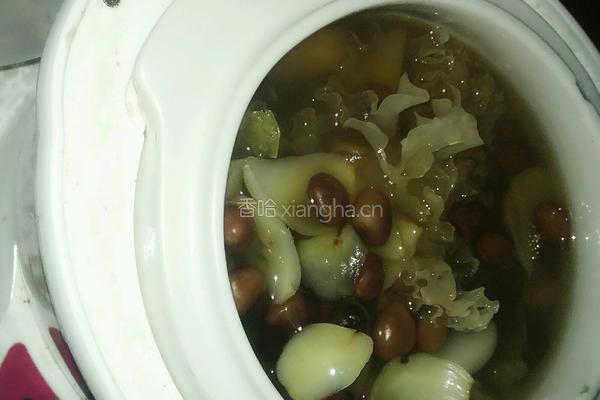 银耳百合红豆汤的做法图解6