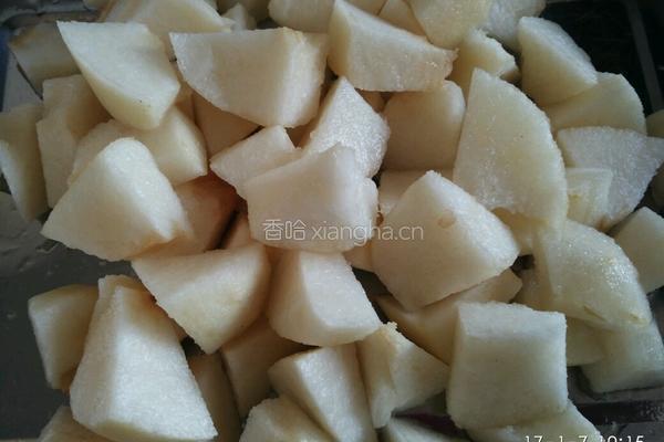 冰糖雪梨红樱桃的做法图解3