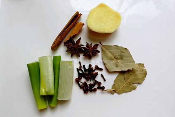 猪蹄冻的做法图解3