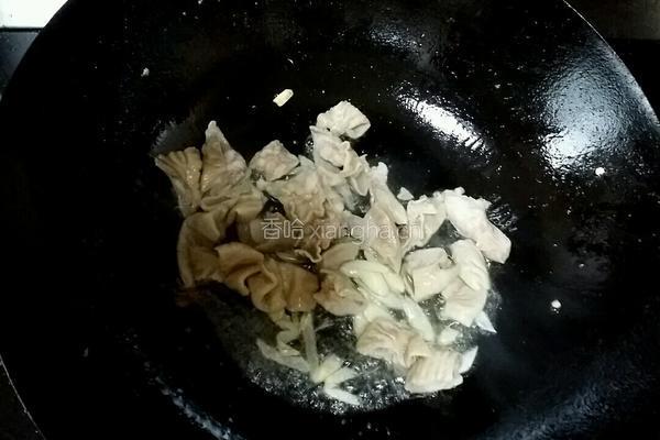 尖椒肥肠的做法图解7