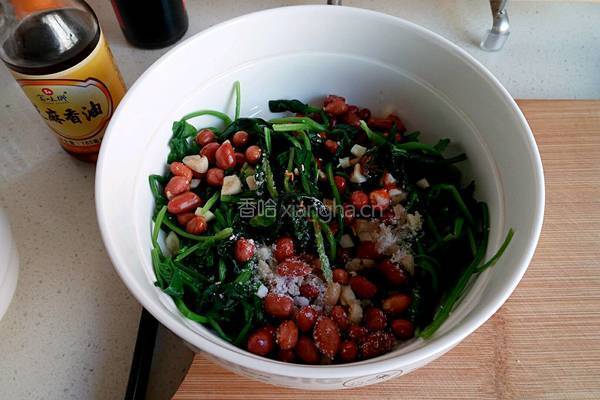 菠菜拌花生米的做法图解3