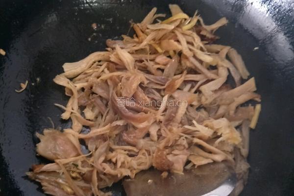 青椒炒腊鸡肉丝的做法图解7
