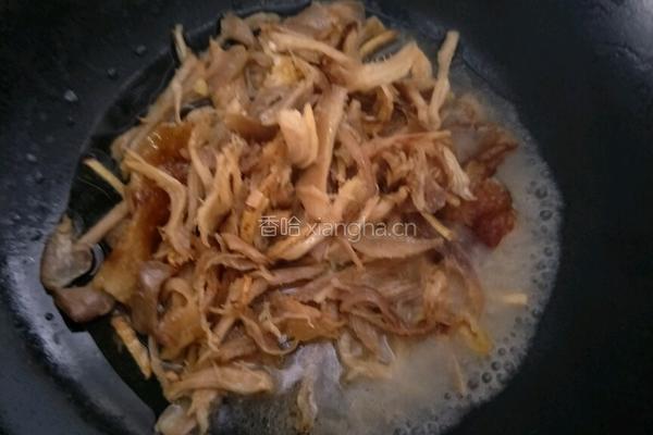 青椒炒腊鸡肉丝的做法图解8
