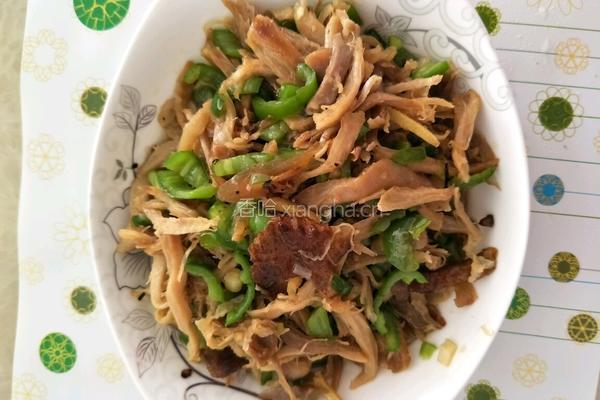 青椒炒腊鸡肉丝的做法图解11