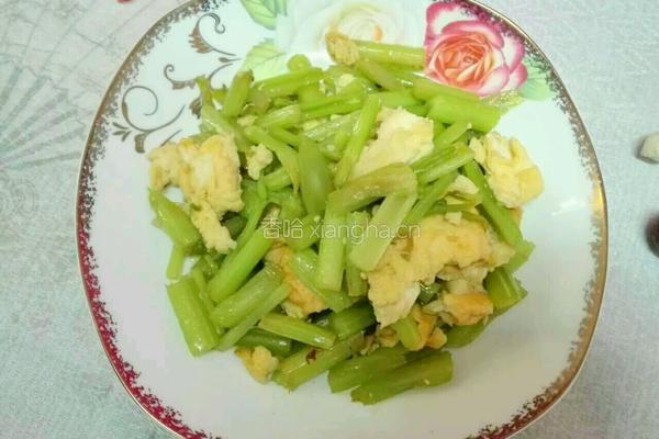 芹菜炒鸡蛋的做法图解7
